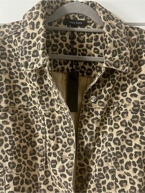 Tres Bien Oversized Cheetah Denim Jacket NWT
